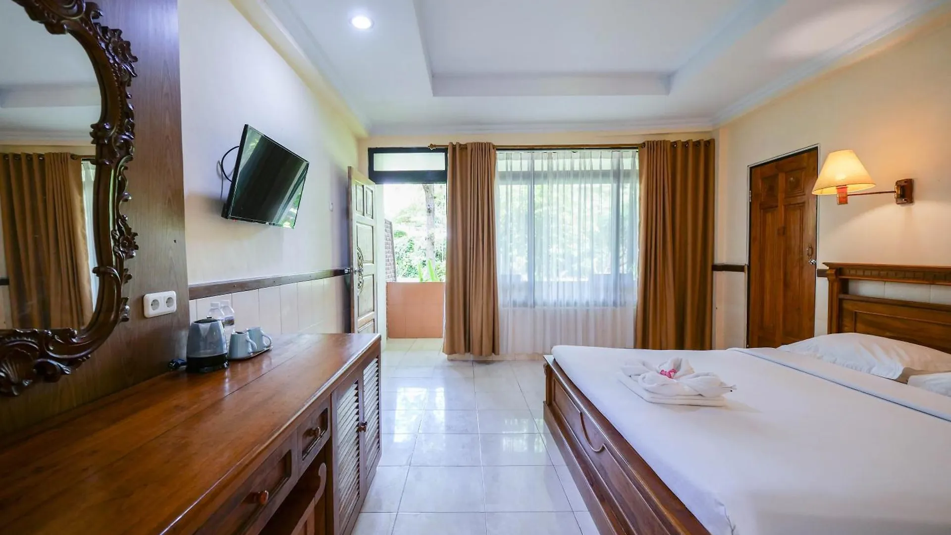 Palm Beach Hotel Bali Kuta Lombok Indonesien